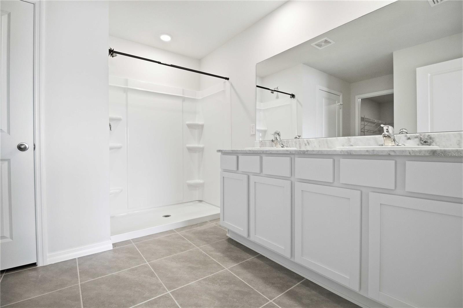 MANDARIN GROVE - Residential