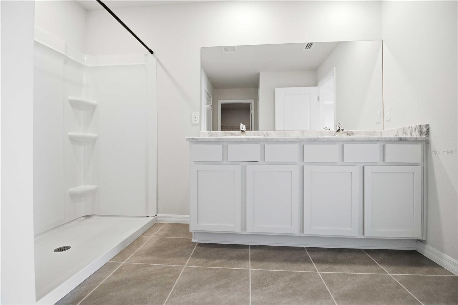 MANDARIN GROVE - Residential