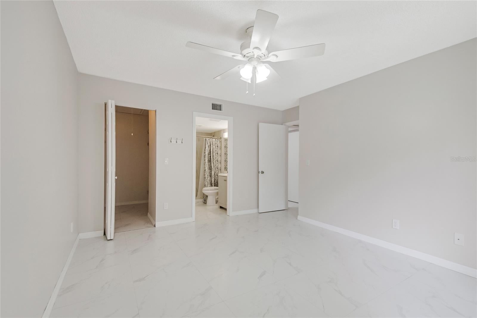 CLUB AT ORLANDO CONDO PH 1 - Residential