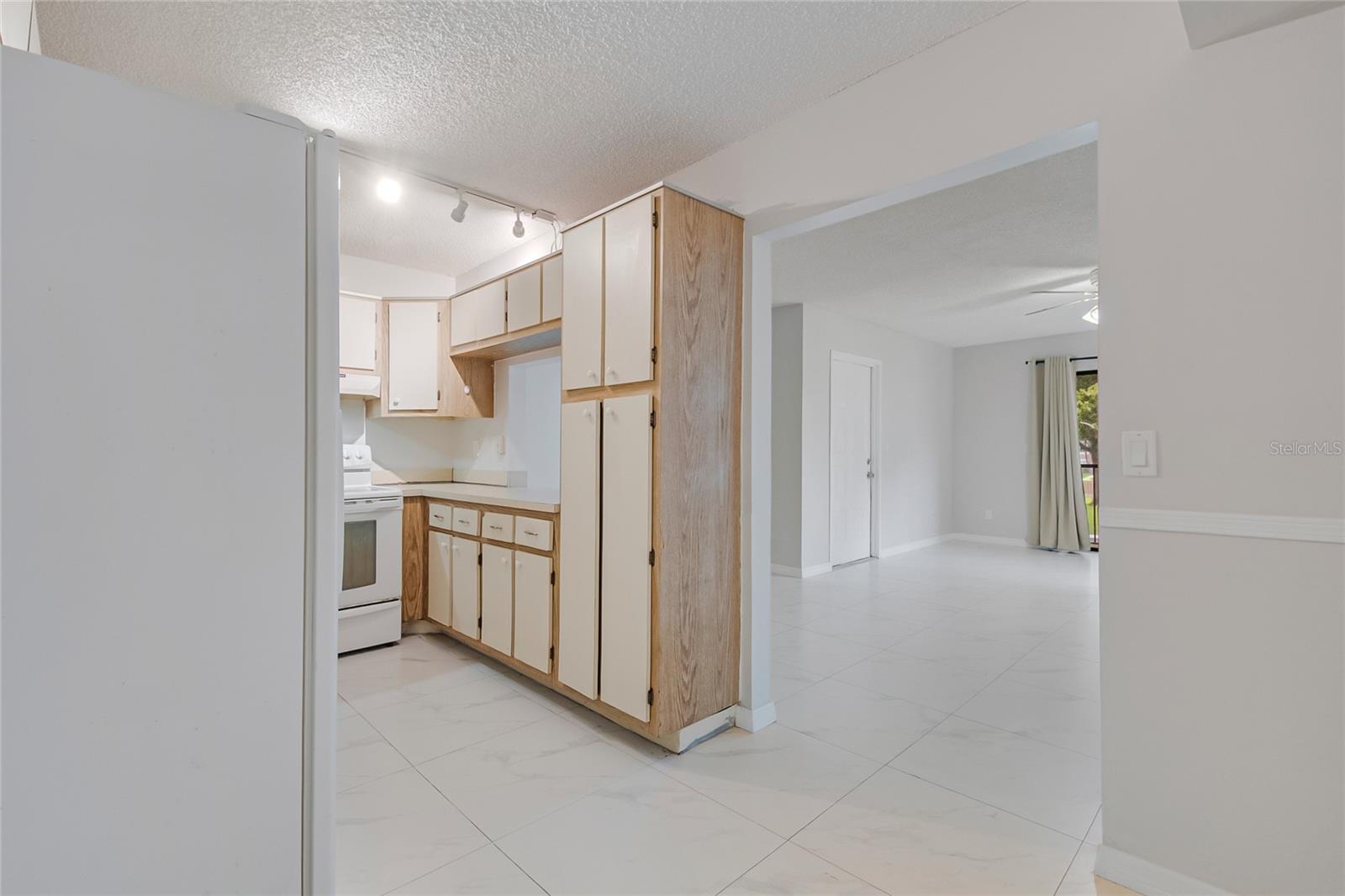 CLUB AT ORLANDO CONDO PH 1 - Residential