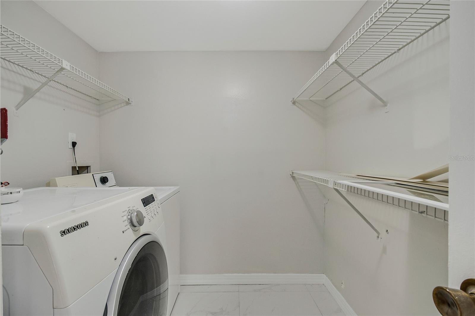 CLUB AT ORLANDO CONDO PH 1 - Residential