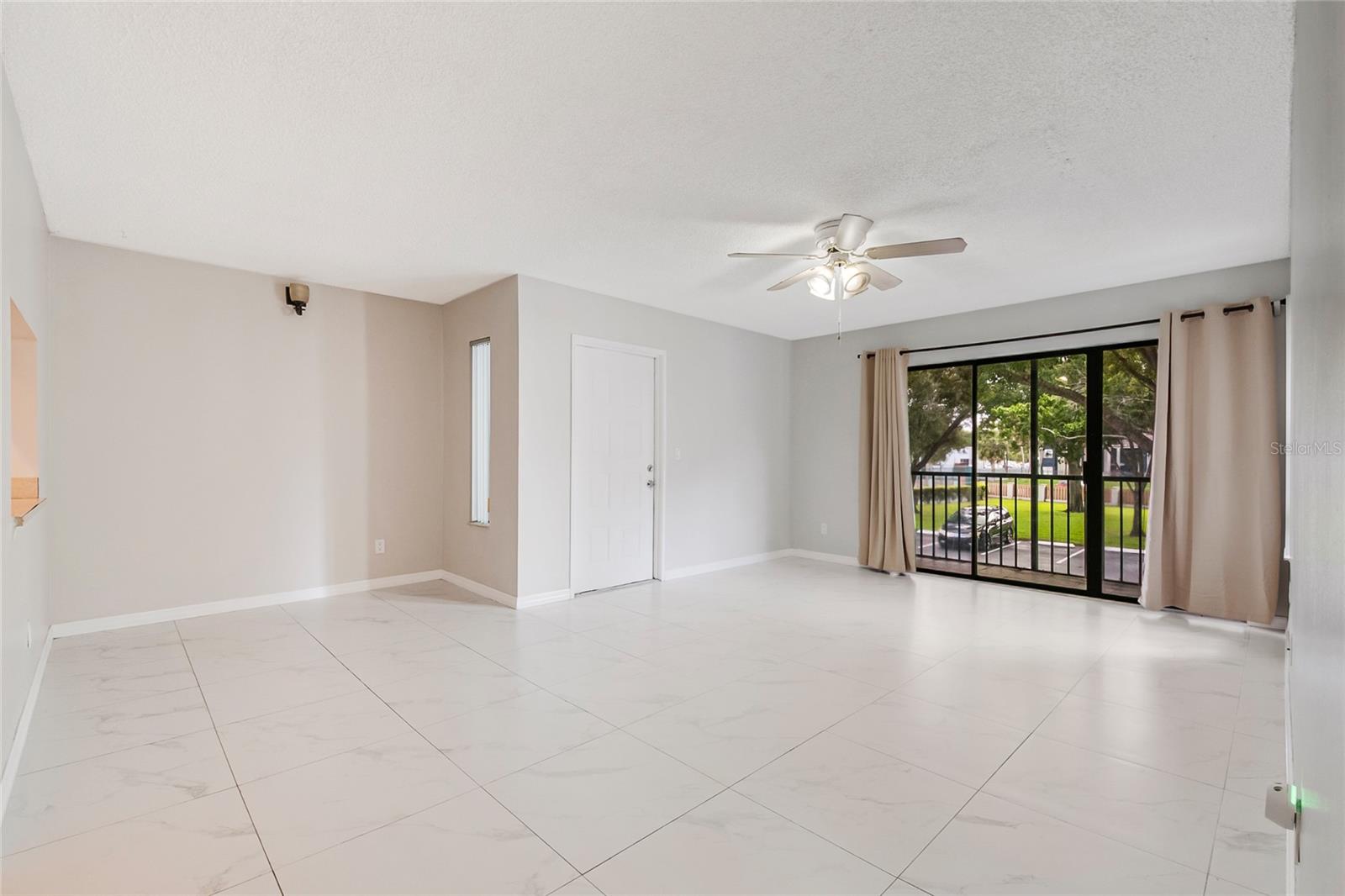 CLUB AT ORLANDO CONDO PH 1 - Residential