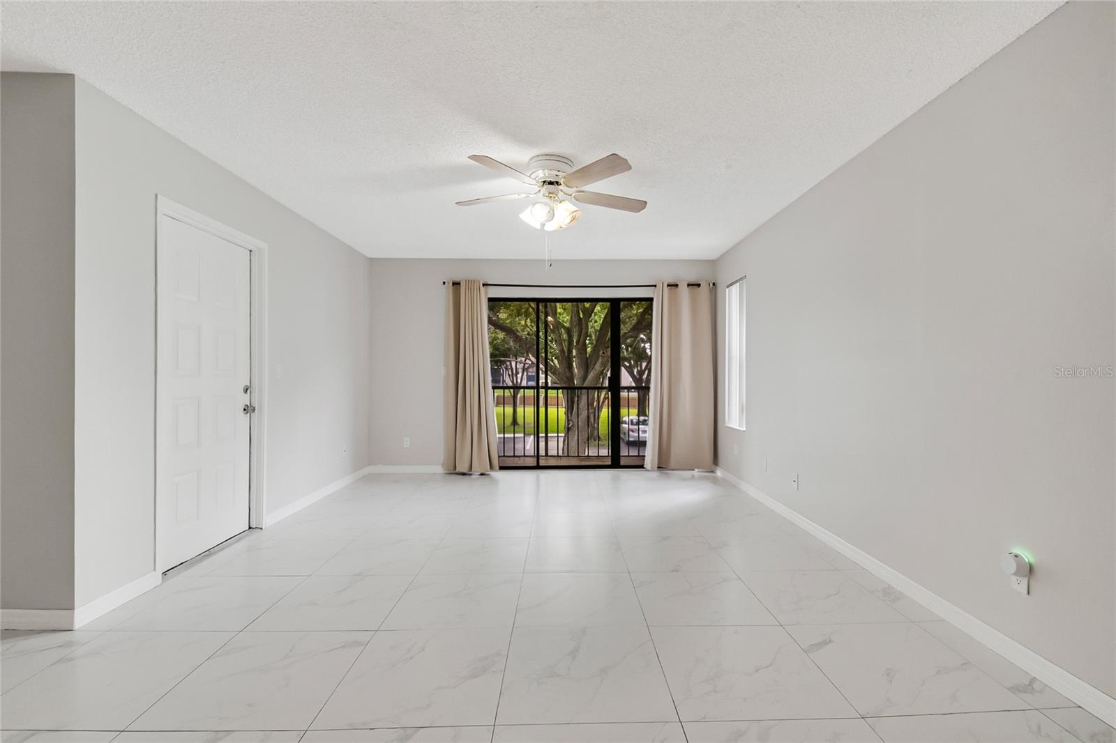 CLUB AT ORLANDO CONDO PH 1 - Residential