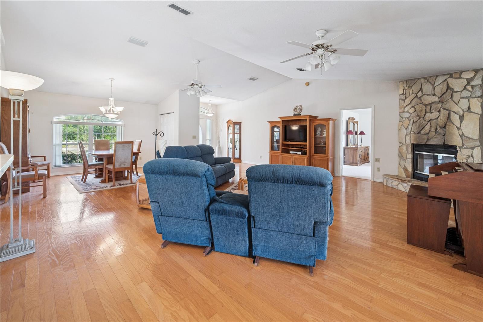 WILLISTON HYLNDS GOLF & C CLUB ESTATE - Residential