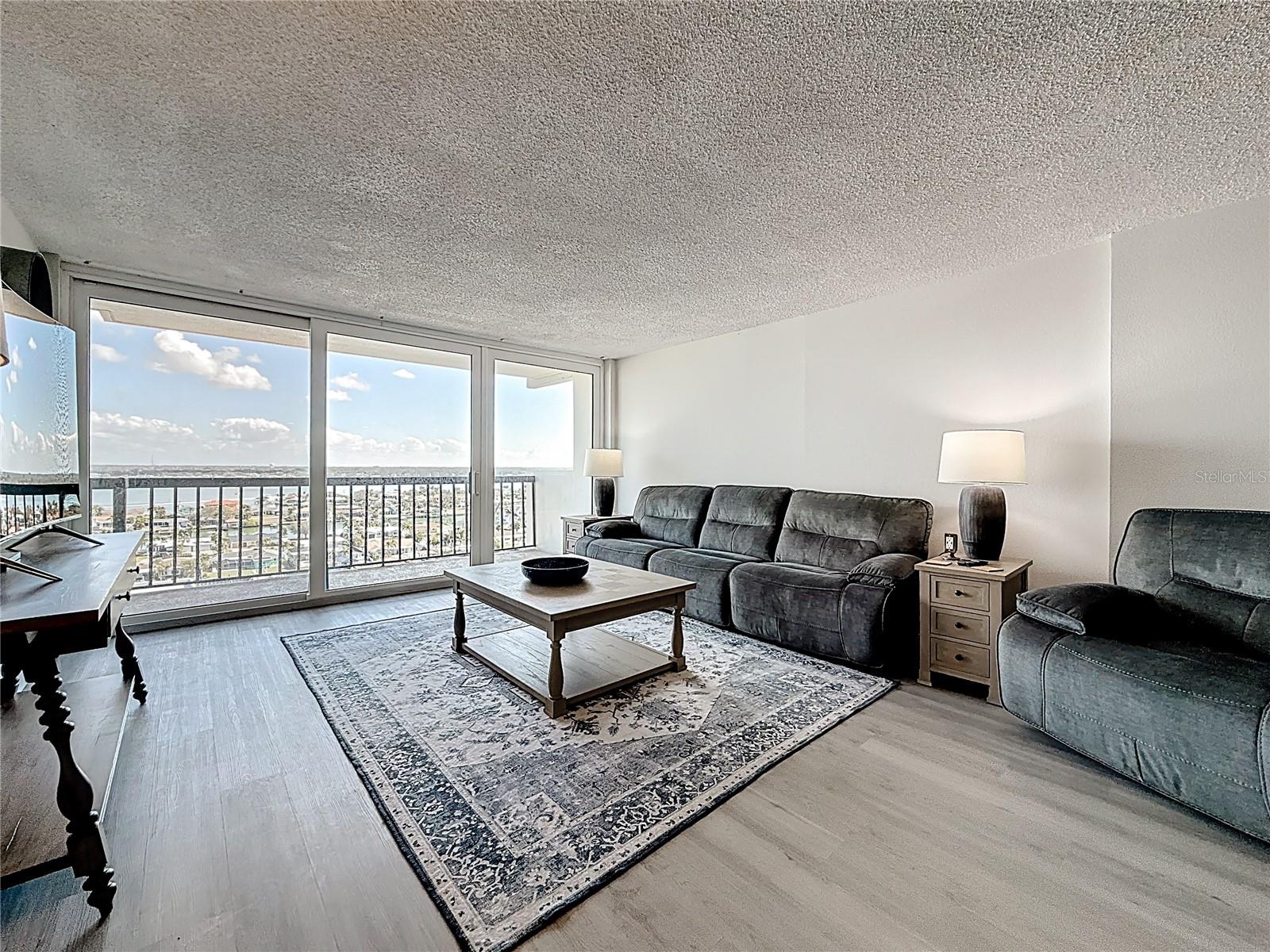 STARBOARD TOWER - Residential Lease