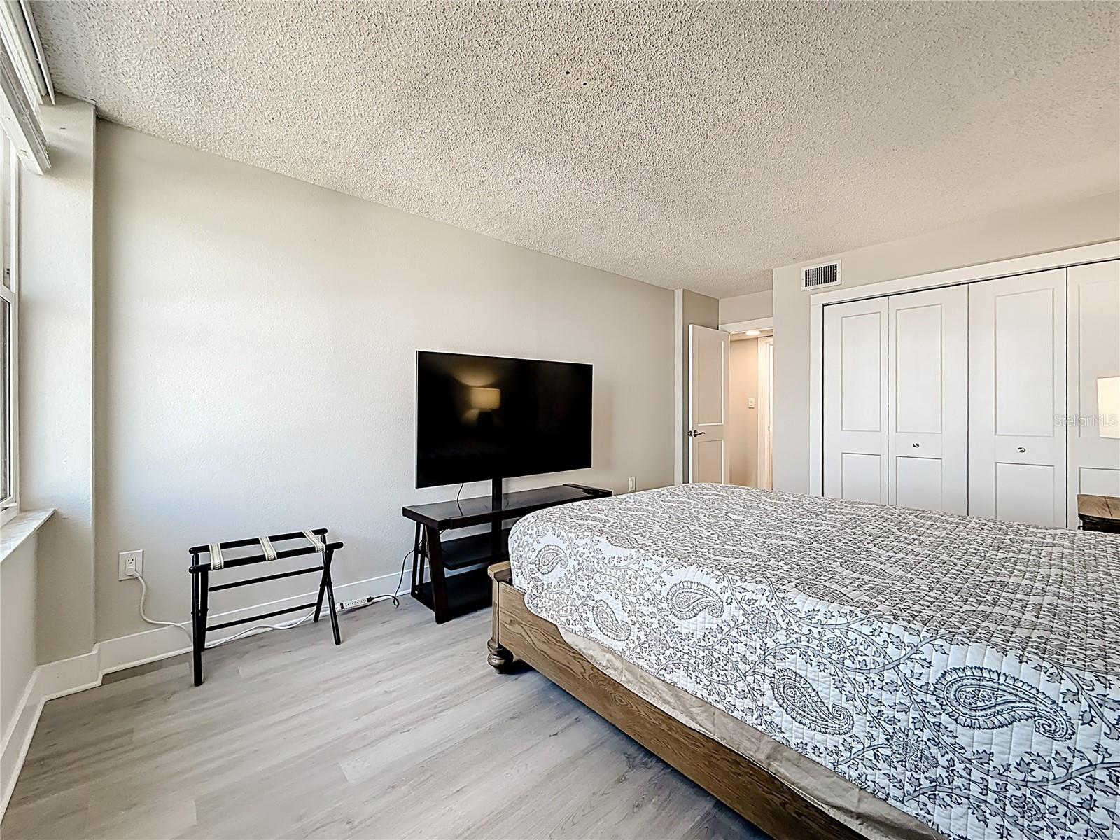STARBOARD TOWER - Residential Lease
