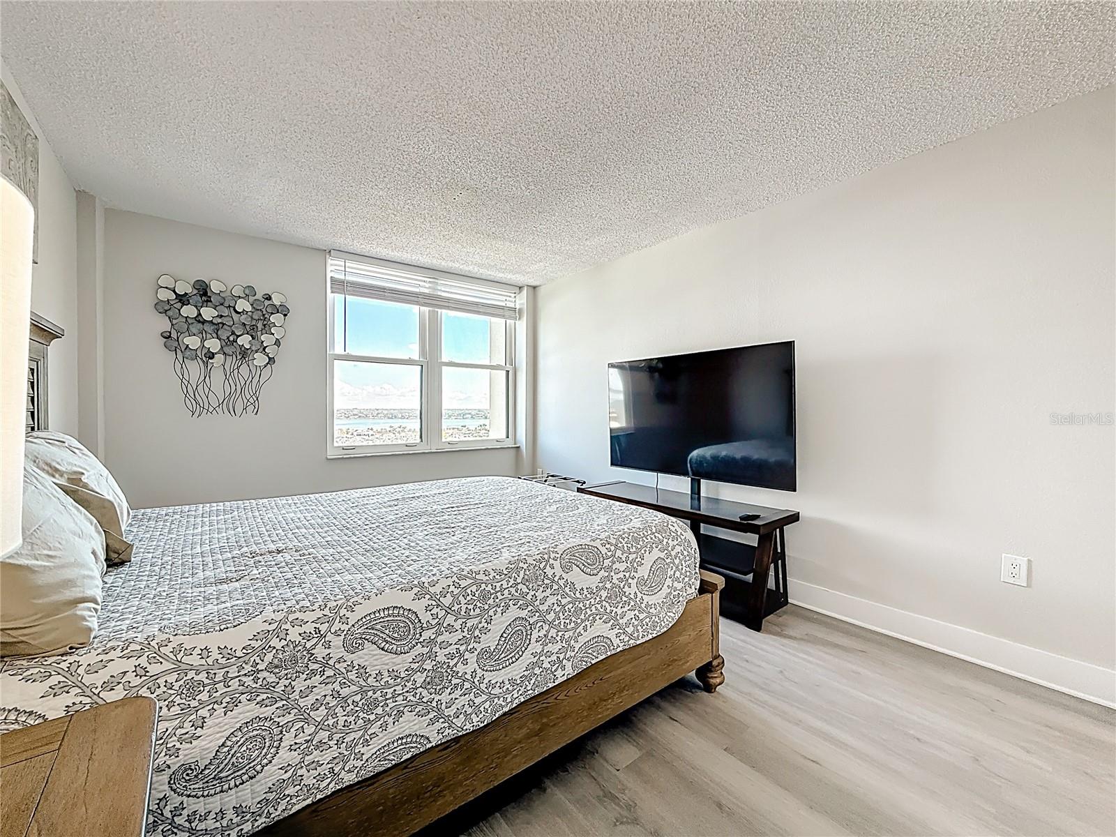STARBOARD TOWER - Residential Lease