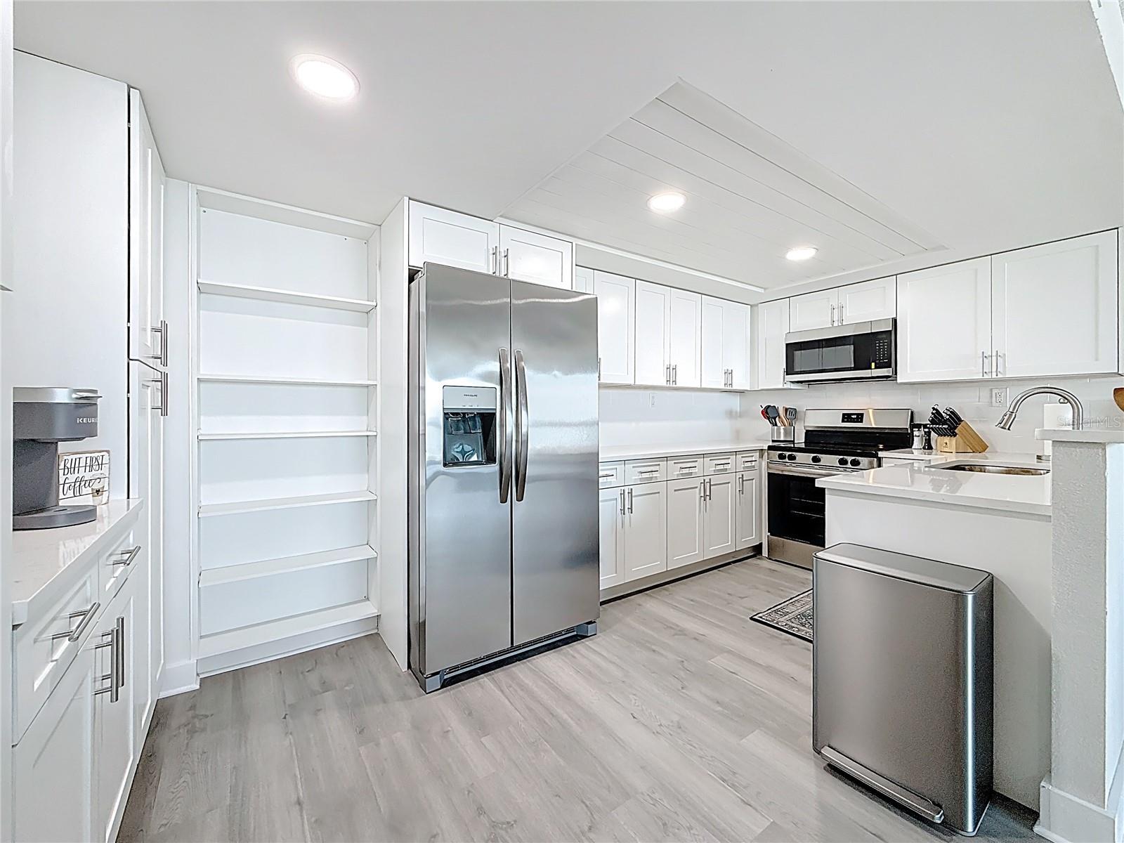 STARBOARD TOWER - Residential Lease