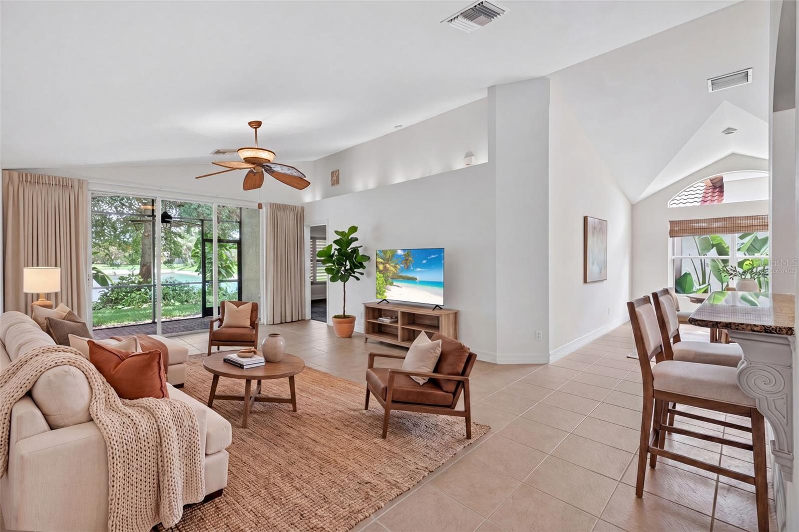 SATURNIA LAKES 3 - Residential