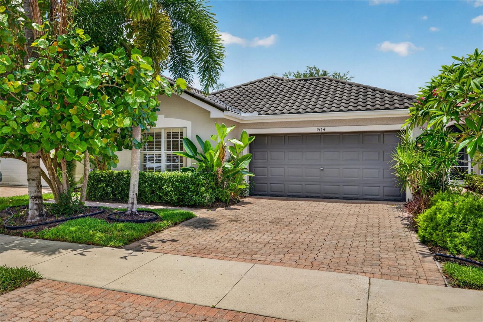 SATURNIA LAKES 3 - Residential