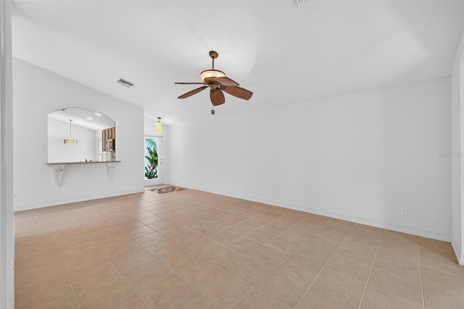 SATURNIA LAKES 3 - Residential