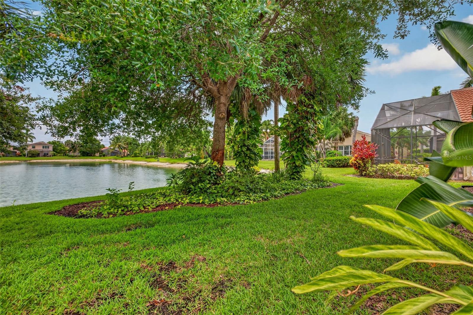 SATURNIA LAKES 3 - Residential