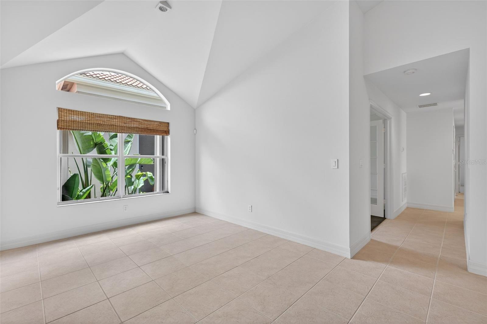SATURNIA LAKES 3 - Residential