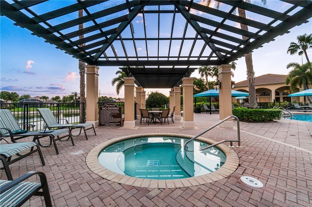 SATURNIA LAKES 3 - Residential