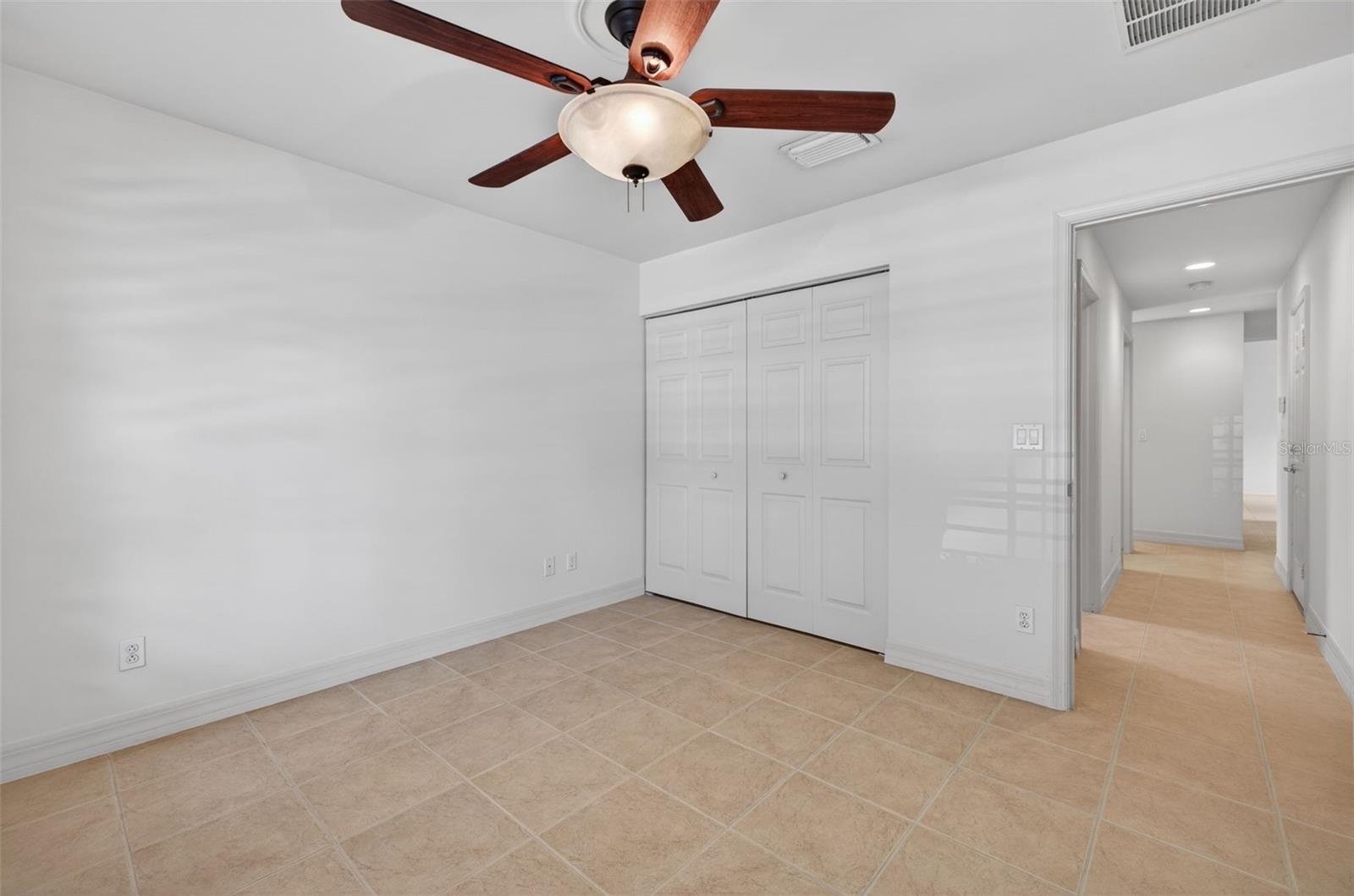 SATURNIA LAKES 3 - Residential