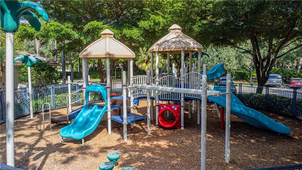 SATURNIA LAKES 3 - Residential