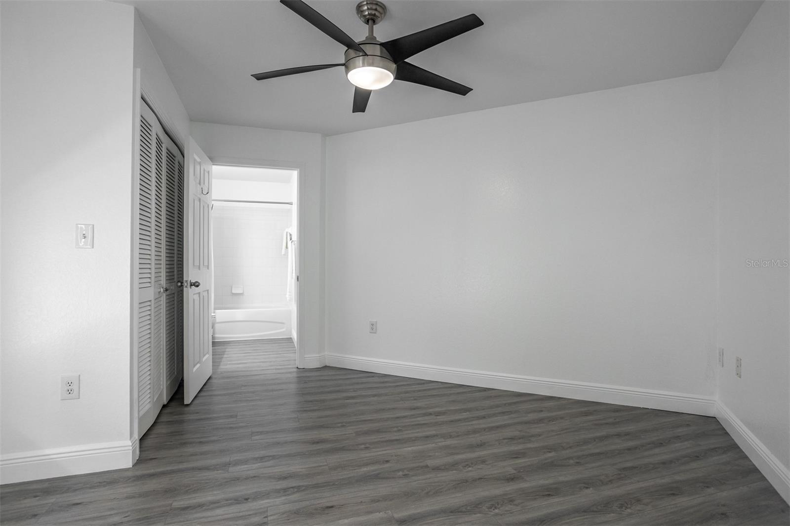 PARKCREST HARBOUR ISLAND CONDO - Residential