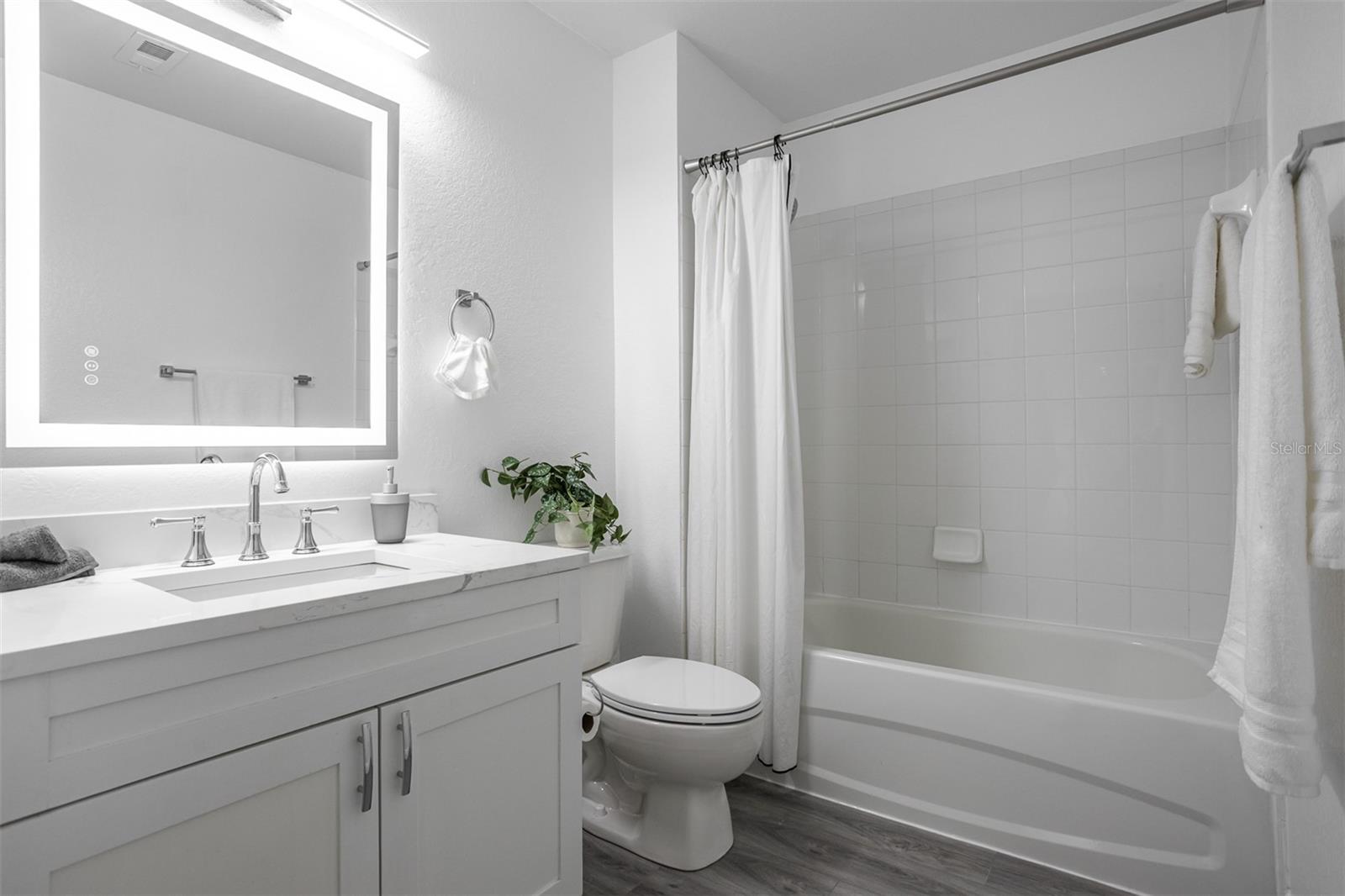 PARKCREST HARBOUR ISLAND CONDO - Residential