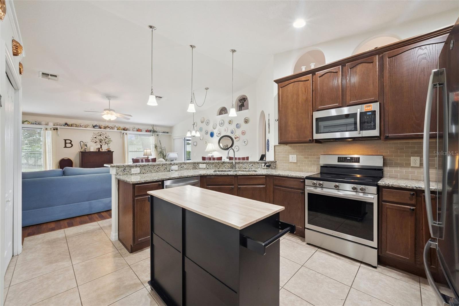 ADDISON PLACE SUB - Residential