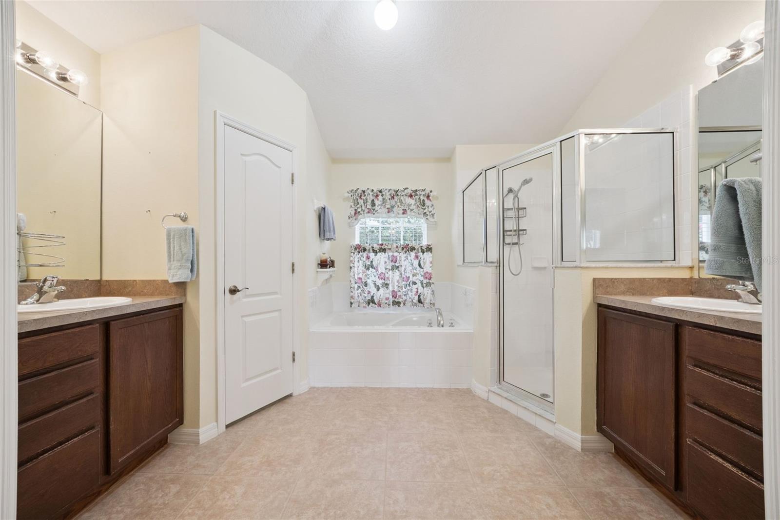 ADDISON PLACE SUB - Residential