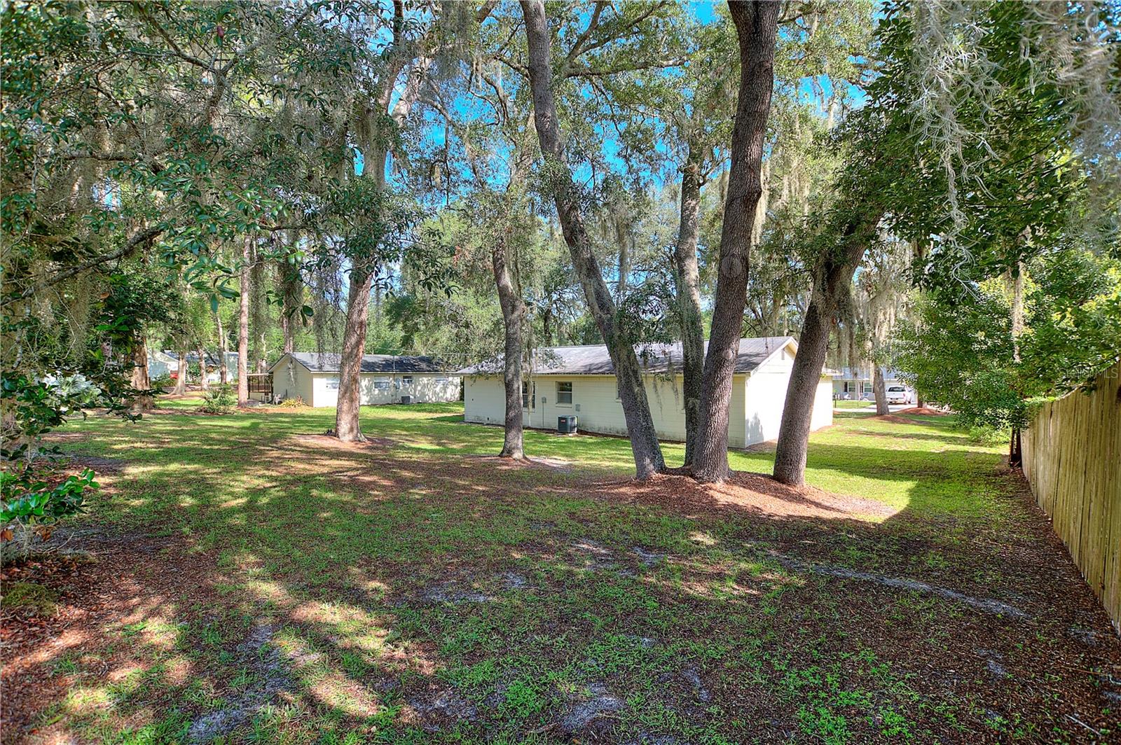 CRYSTAL LAKE WINTER HOMES - Residential