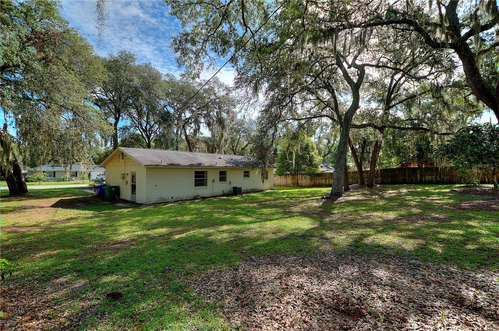 CRYSTAL LAKE WINTER HOMES - Residential