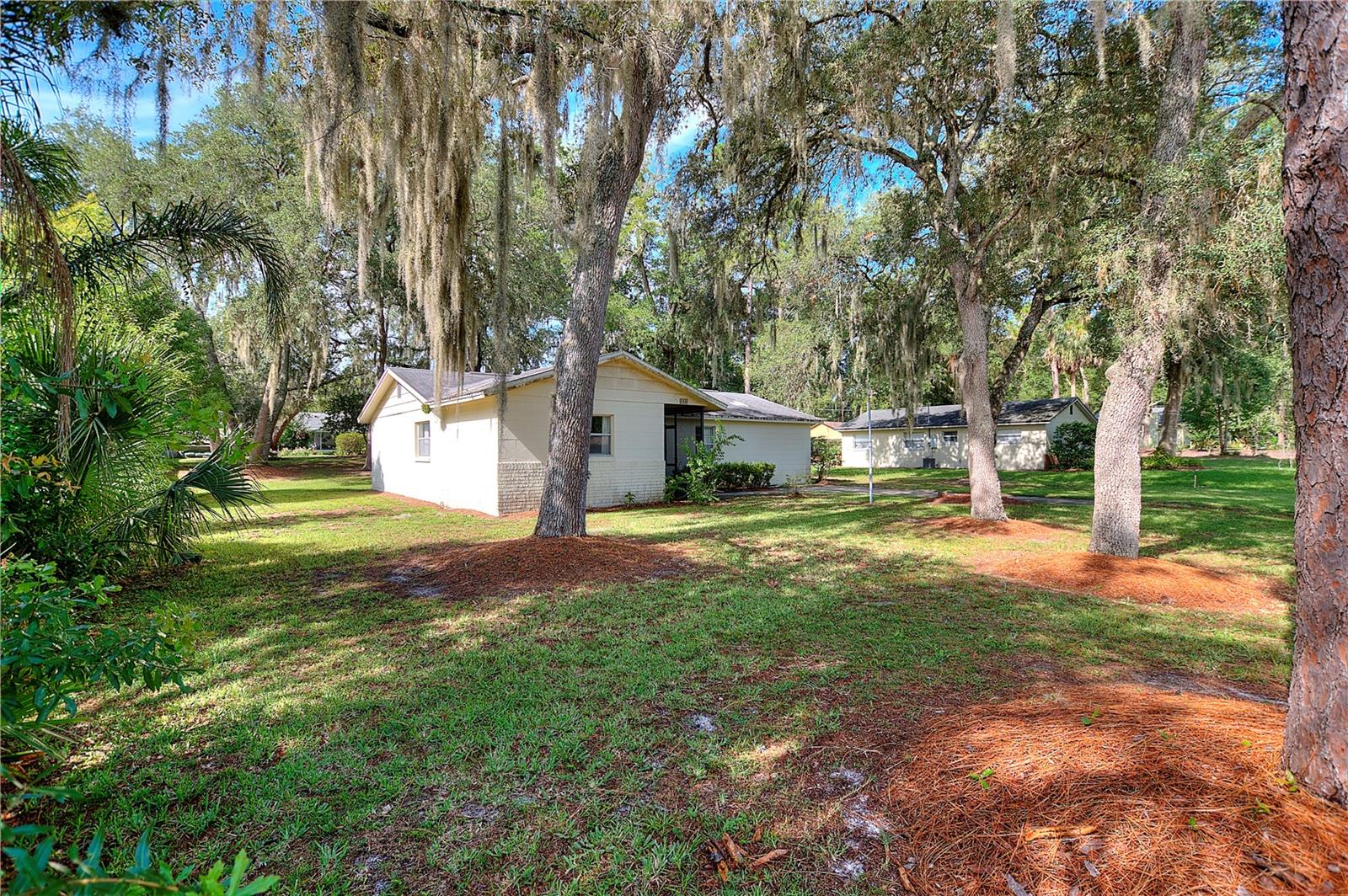 CRYSTAL LAKE WINTER HOMES - Residential