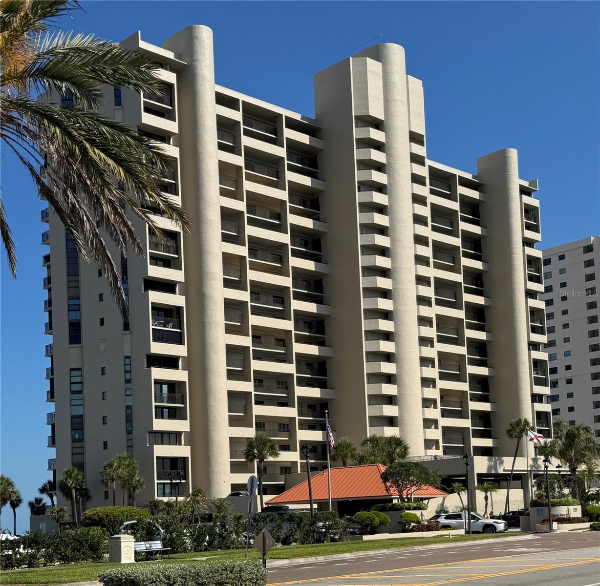 LIGHTHOUSE TOWERS CONDO - Residential