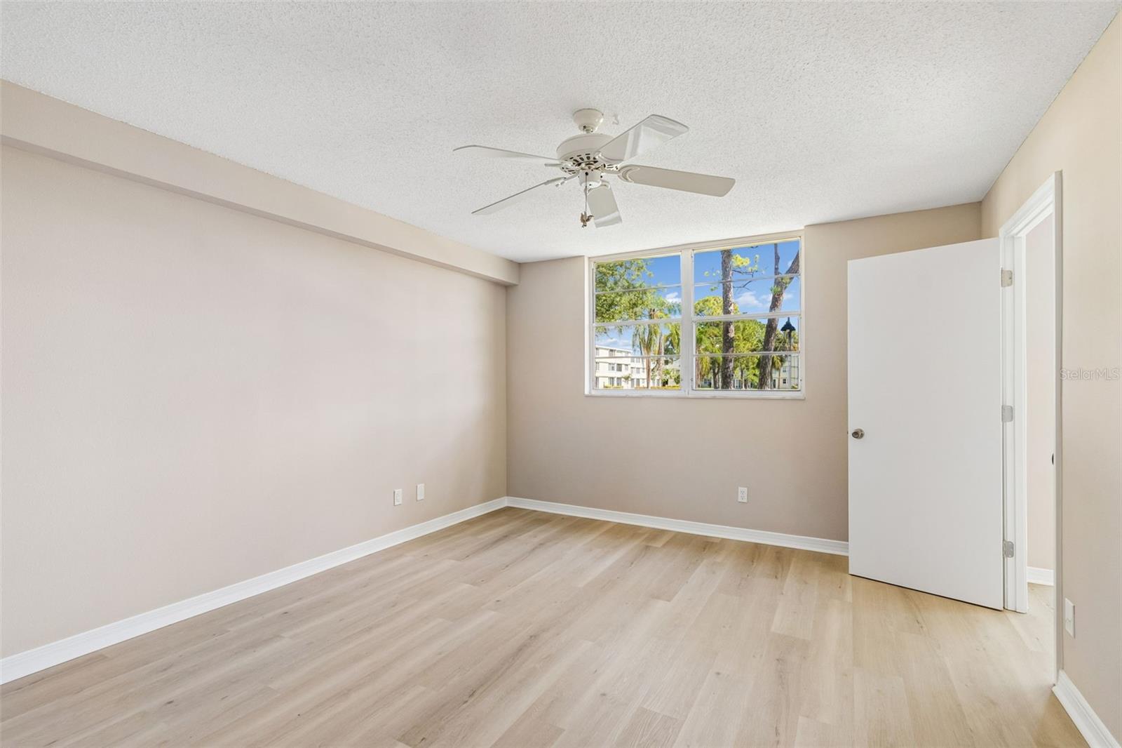 WINSTON PARK NORTHEAST - Residential