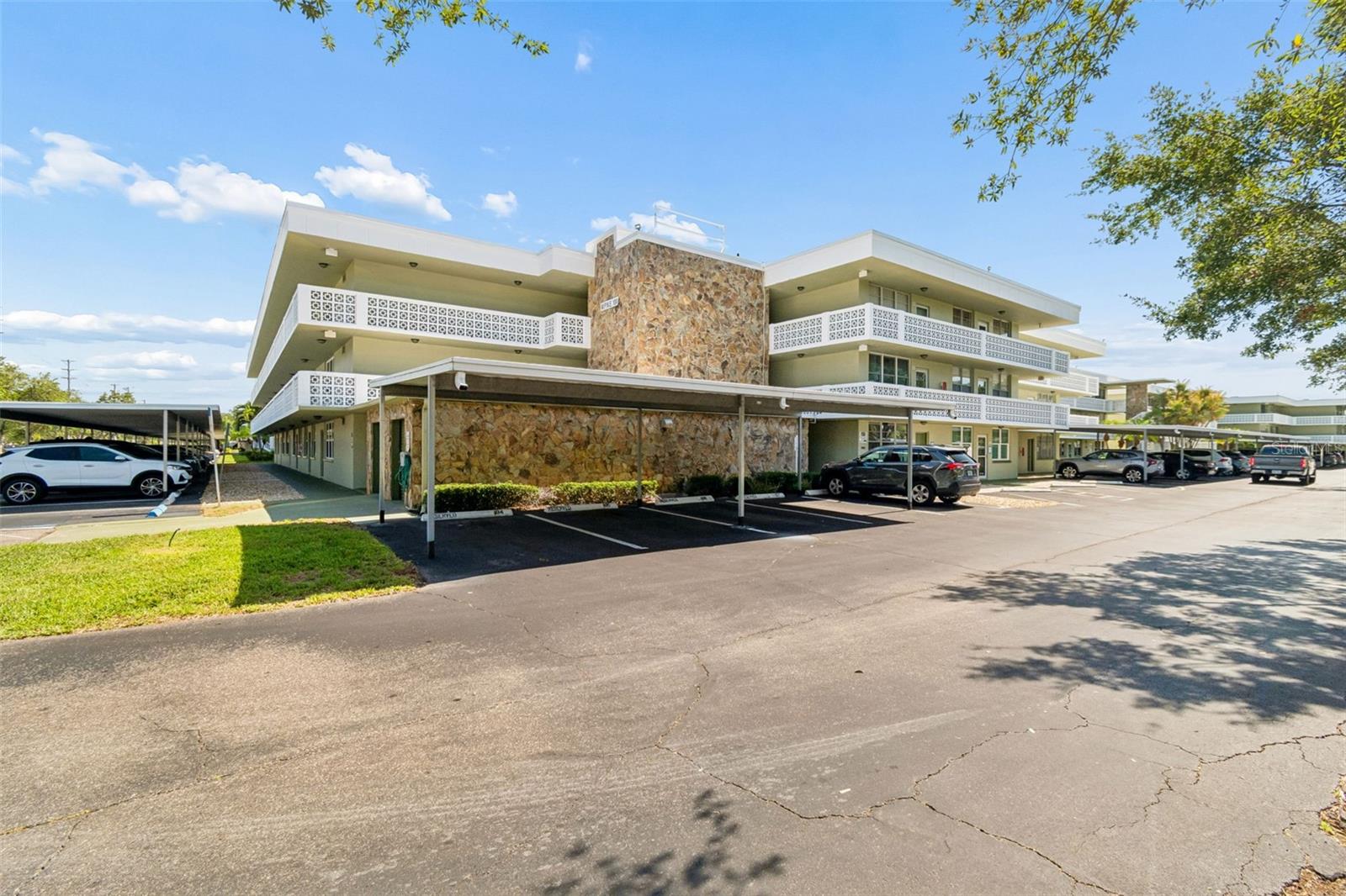 WINSTON PARK NORTHEAST - Residential