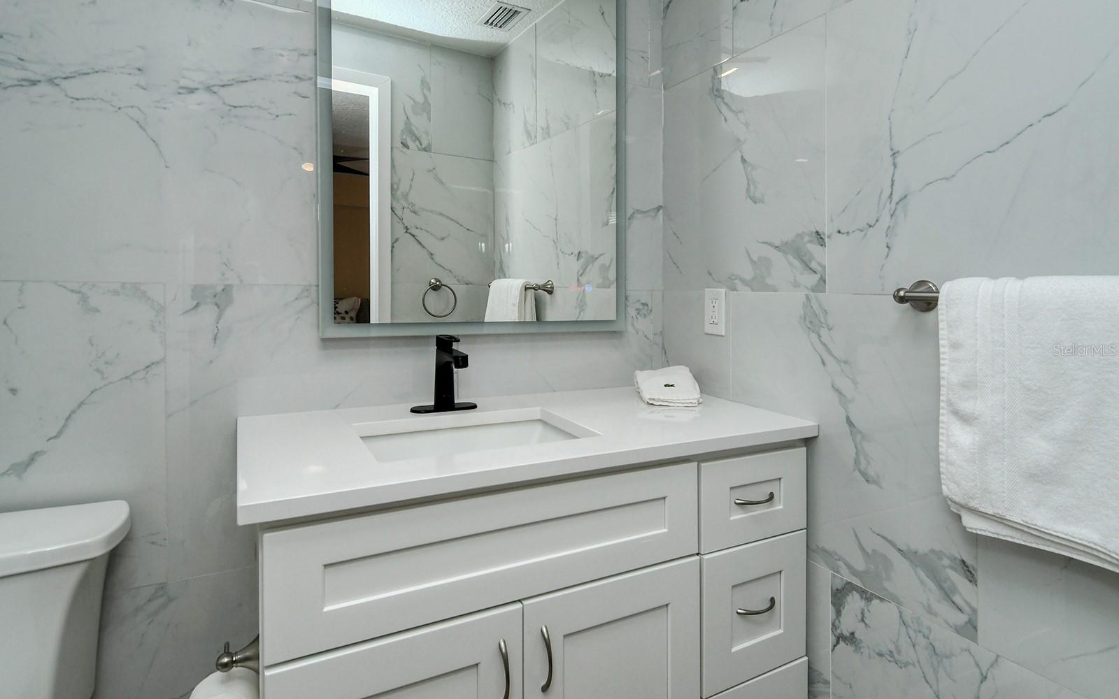SOUTH VENICE - Residential