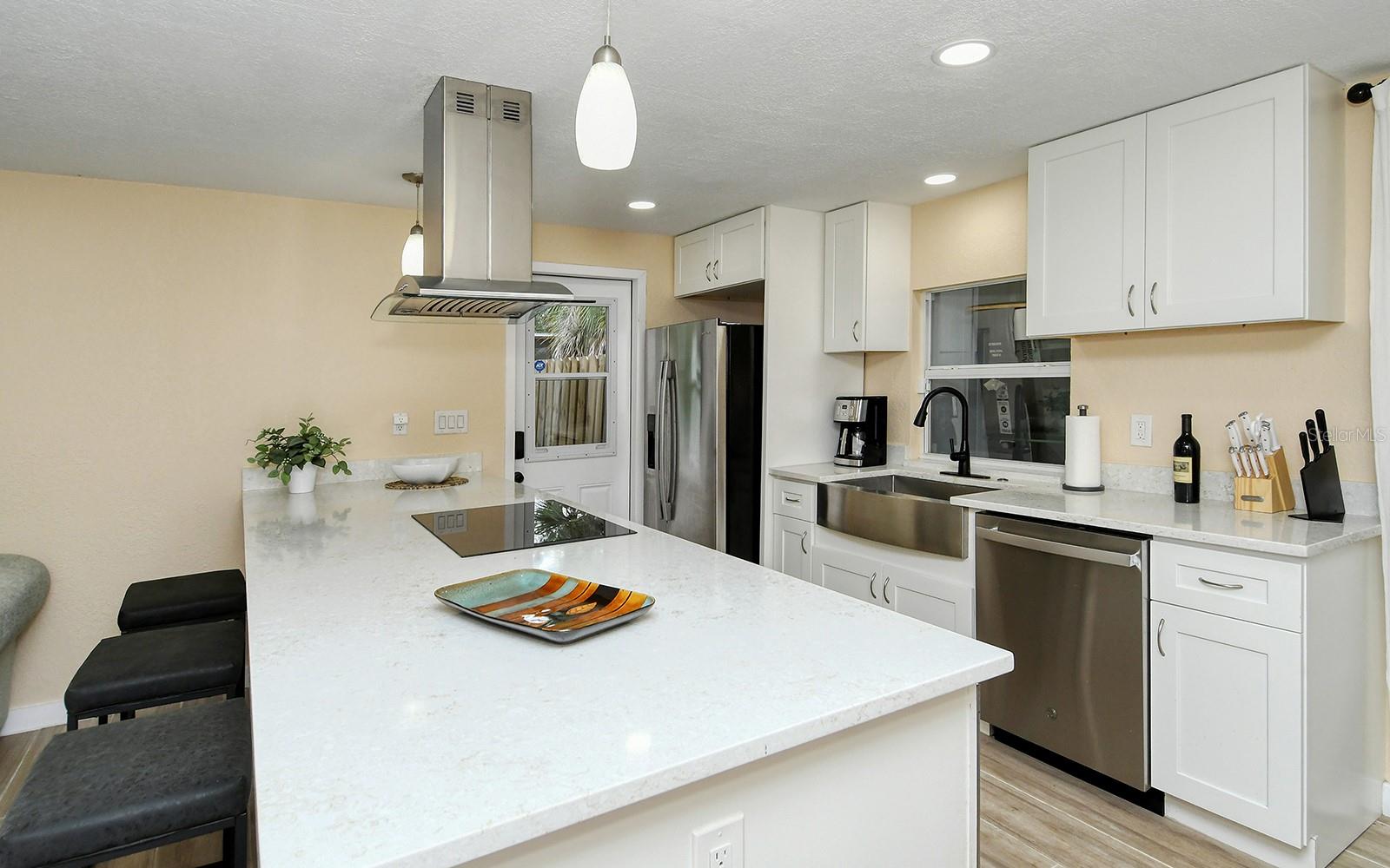 SOUTH VENICE - Residential