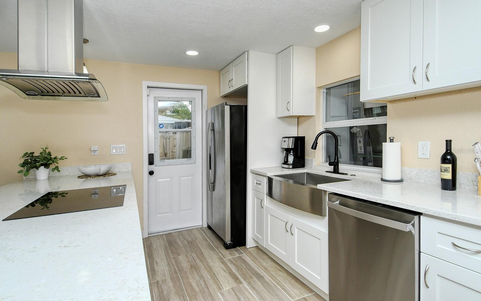 SOUTH VENICE - Residential