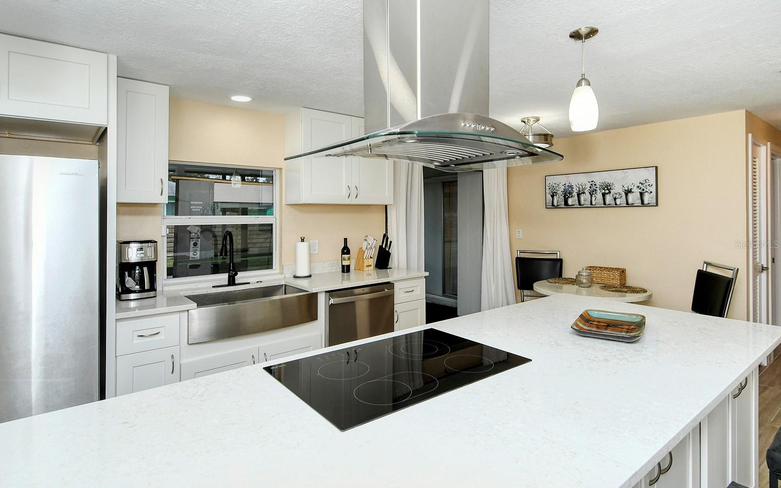 SOUTH VENICE - Residential