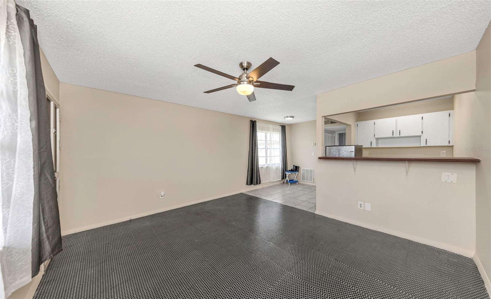 HILL CREST VILLAS - Residential