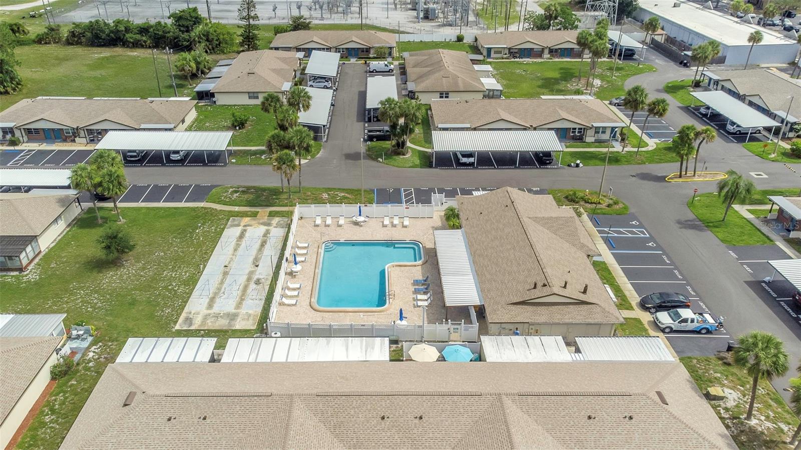HILL CREST VILLAS - Residential