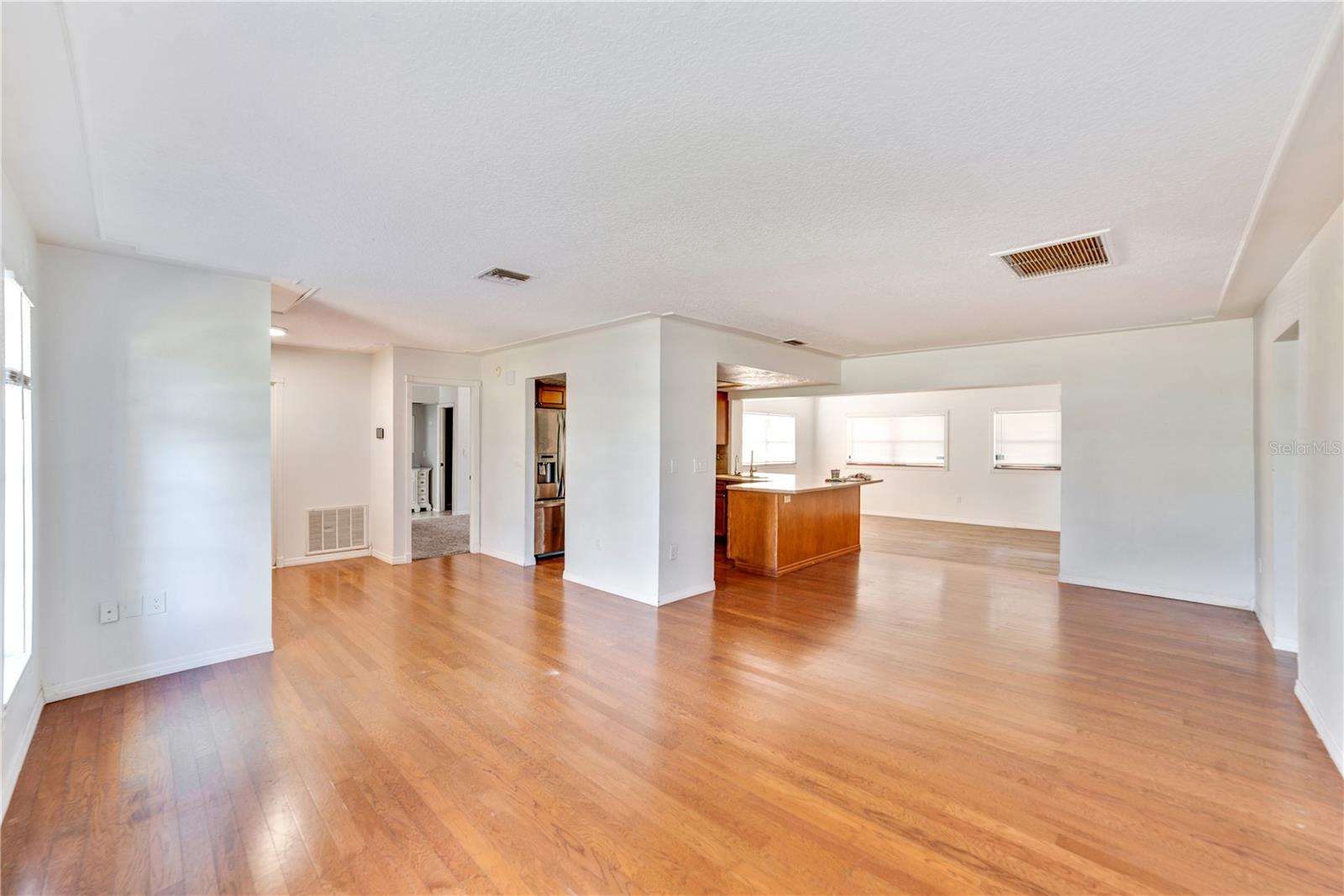 SPRING HILL - Residential