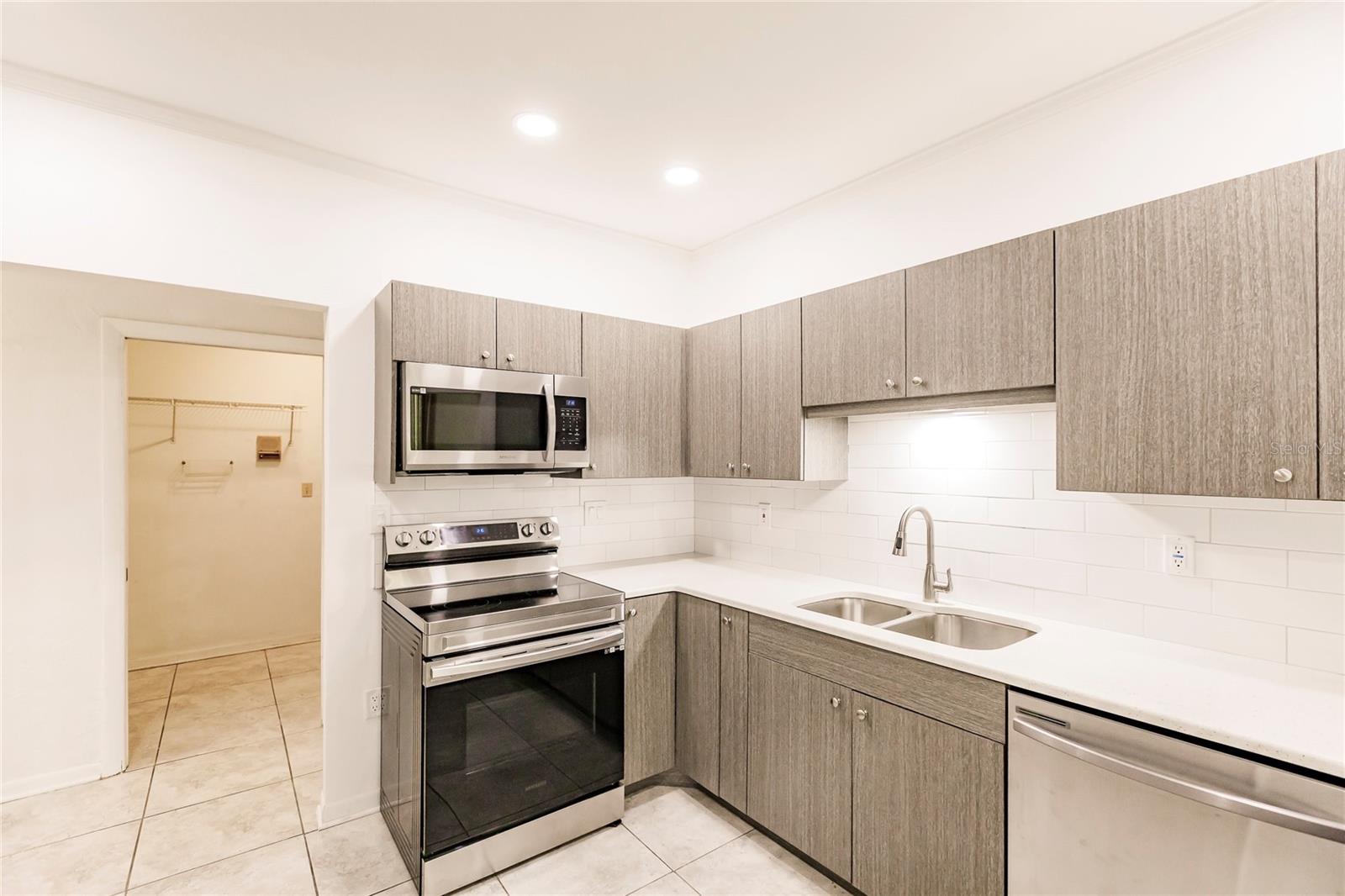 LAKE SUZY VILLAS - Residential