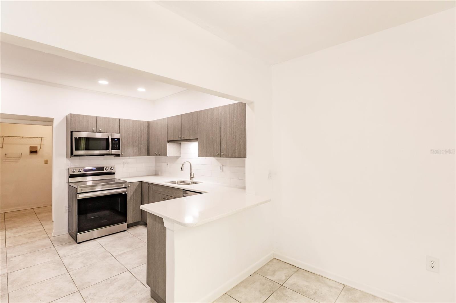 LAKE SUZY VILLAS - Residential