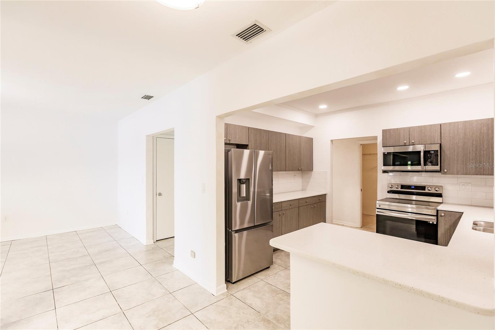 LAKE SUZY VILLAS - Residential