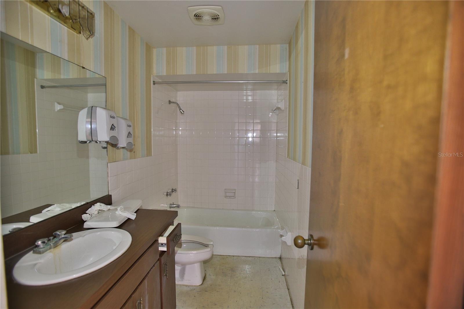MONTEREY VILLAGE REV - Commercial Lease