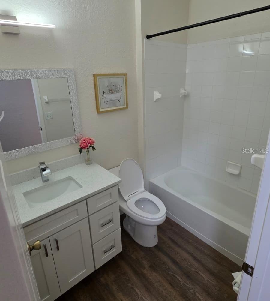 LAKES/WINDERMERE-PEACHTREE - Residential Lease
