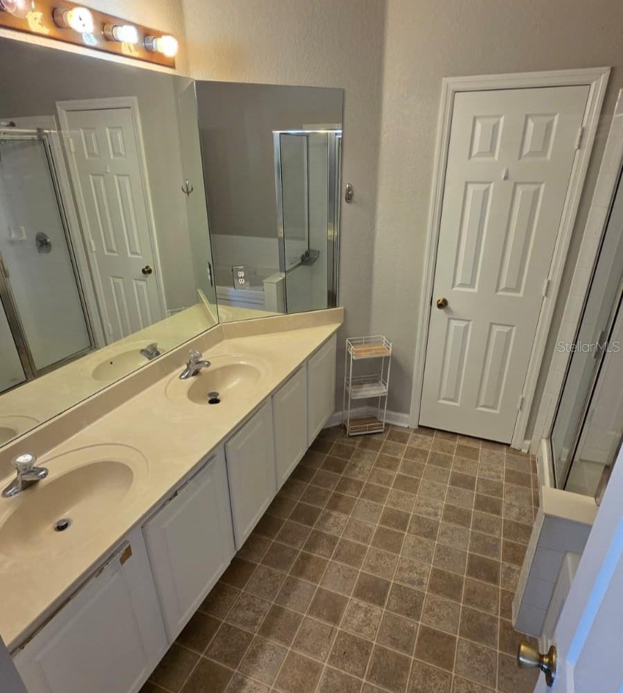 LAKES/WINDERMERE-PEACHTREE - Residential Lease