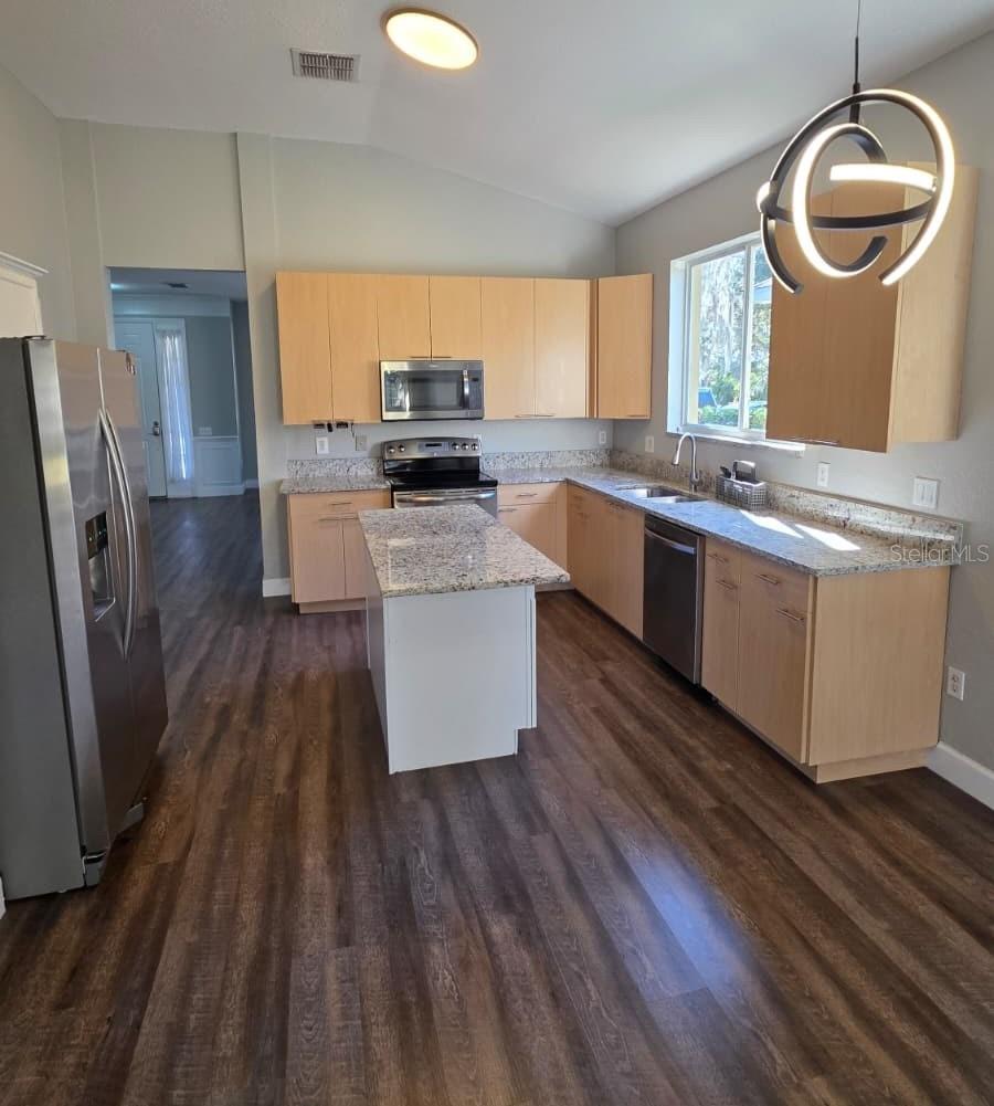 LAKES/WINDERMERE-PEACHTREE - Residential Lease