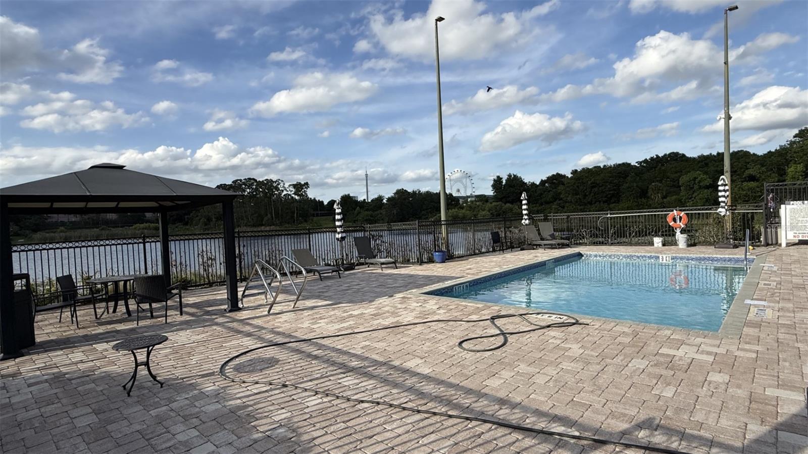 SAND LAKE PRIVATE RESIDENCES - Residential Lease