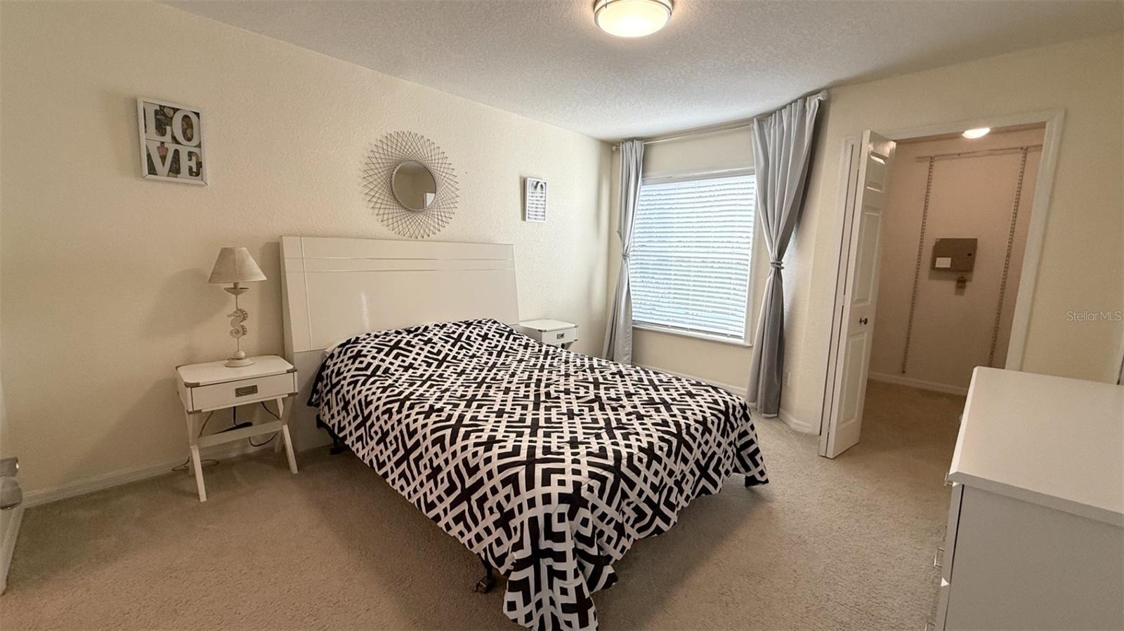 SAND LAKE PRIVATE RESIDENCES - Residential Lease