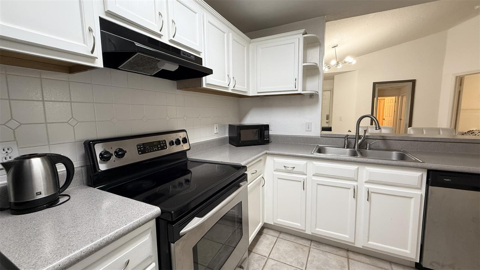 SAND LAKE PRIVATE RESIDENCES - Residential Lease