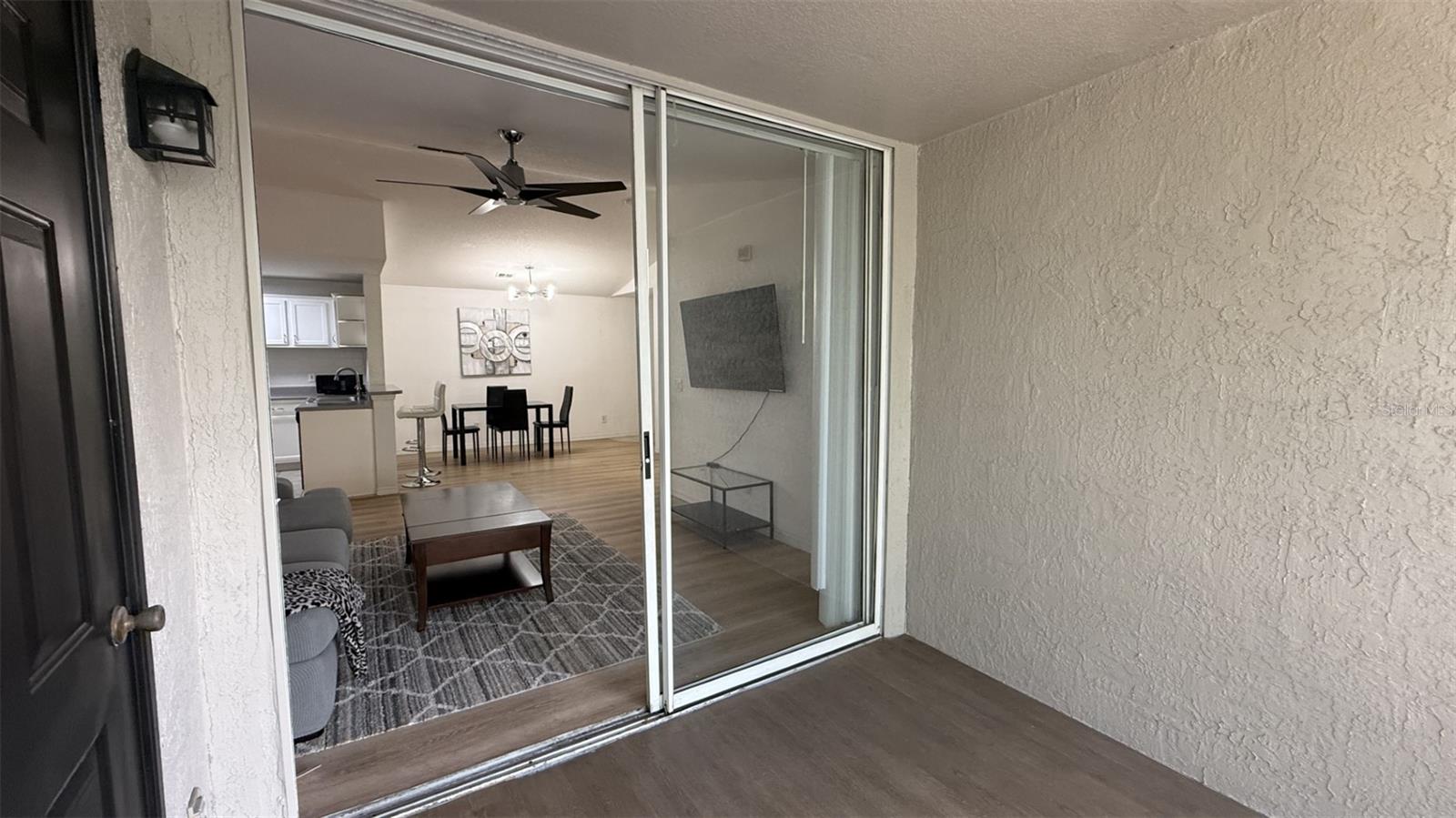SAND LAKE PRIVATE RESIDENCES - Residential Lease