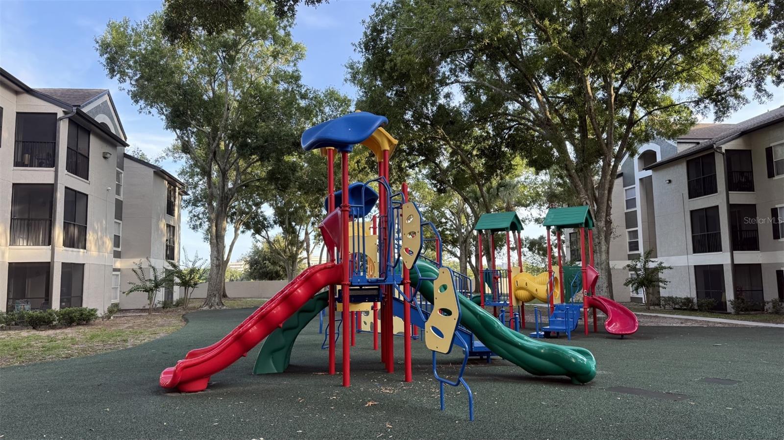 SAND LAKE PRIVATE RESIDENCES - Residential Lease