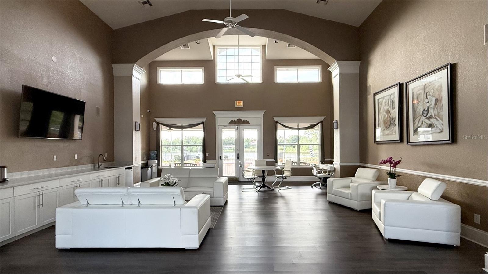 SAND LAKE PRIVATE RESIDENCES - Residential Lease